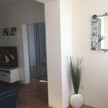 Panorama Darvenitsa Apartment *